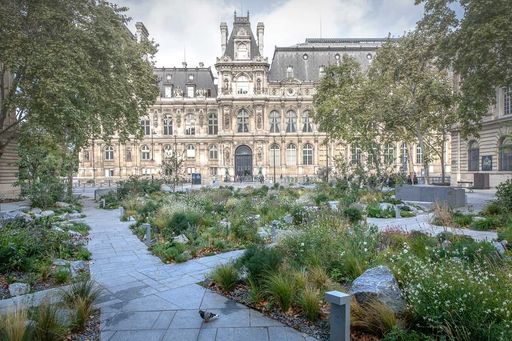 Jardin mémorial des attentats du 13 novembre 2015 à Paris